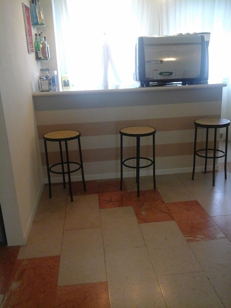 HOTEL LAURIN 35/46