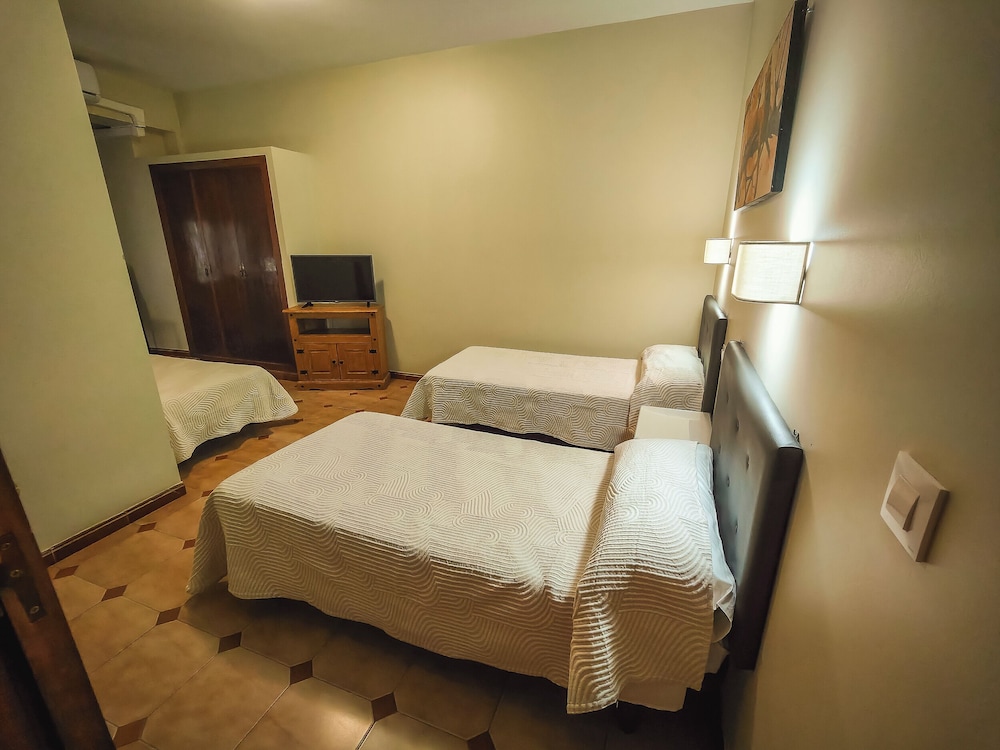 hostal paris