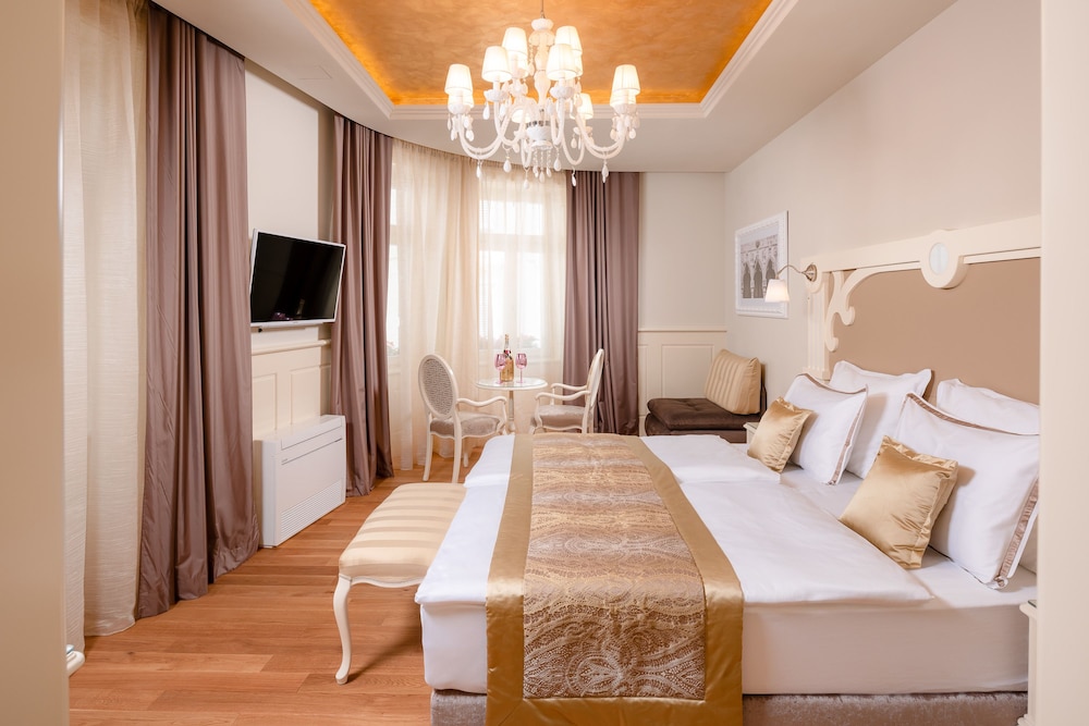 Piazza Heritage Hotel 18/76
