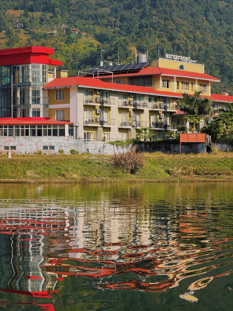 Waterfront Resort 49/50