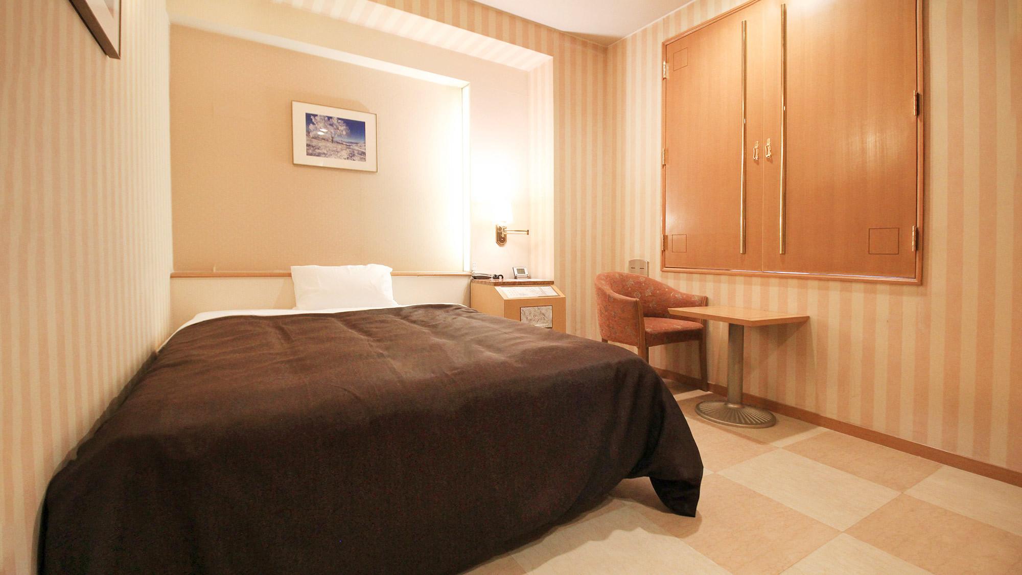 Semi Room, Semi Double Bed