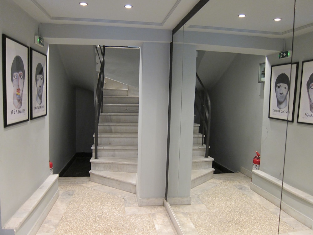 Concierge Athens I 25/50