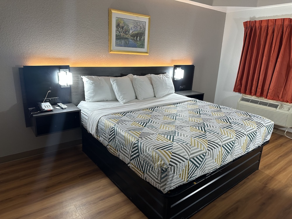 Motel6 Alvarado, TX 12/33