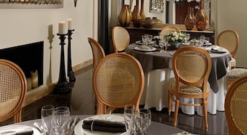 Best Western Plus Embassy Hotel 45/48