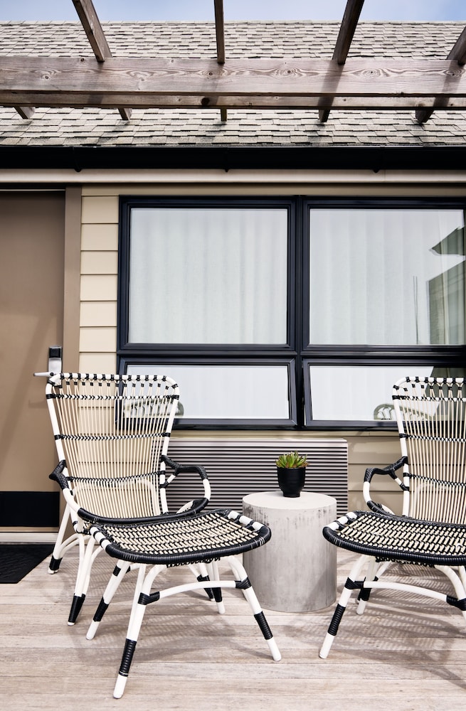 Gurneys Montauk Resort and Seawater Spa 69/78