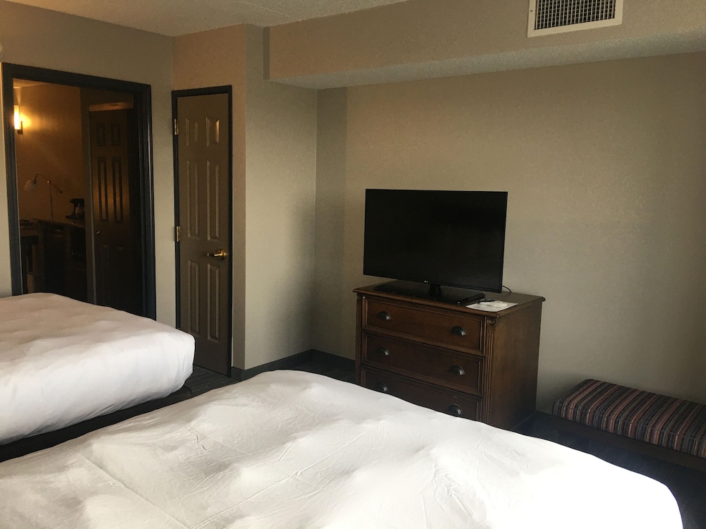 Country Inn & Suites By Radisson Grand Rapids East Mi 6/46