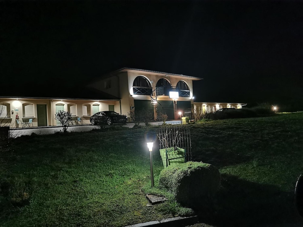 HOTEL LA HAIE DES VIGNES 64/68