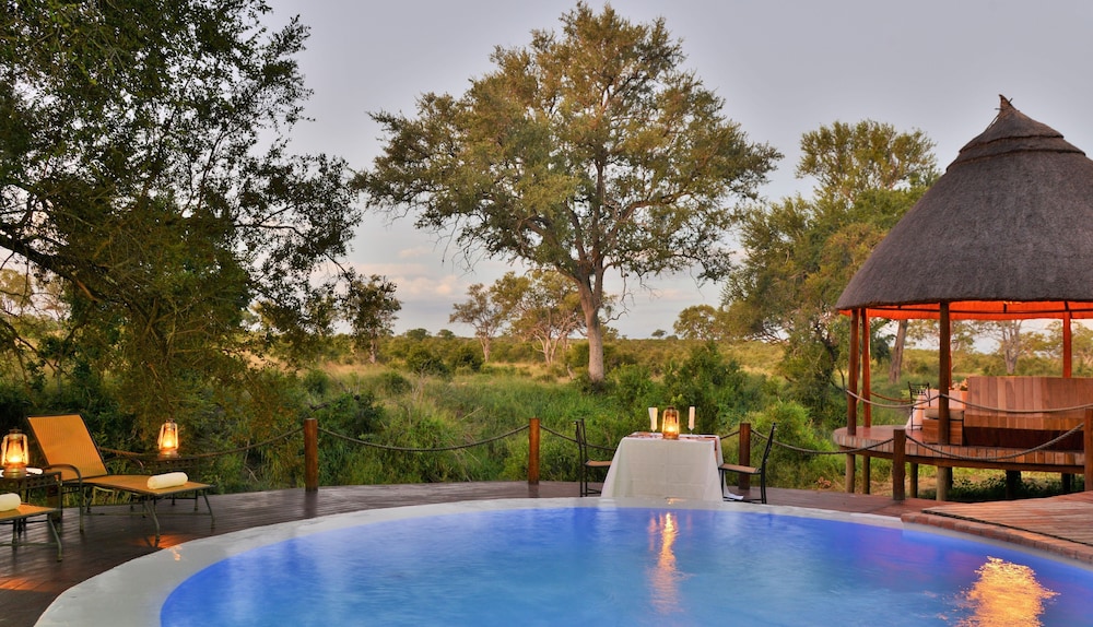Hoyo-Hoyo Tsonga Lodge 3/68