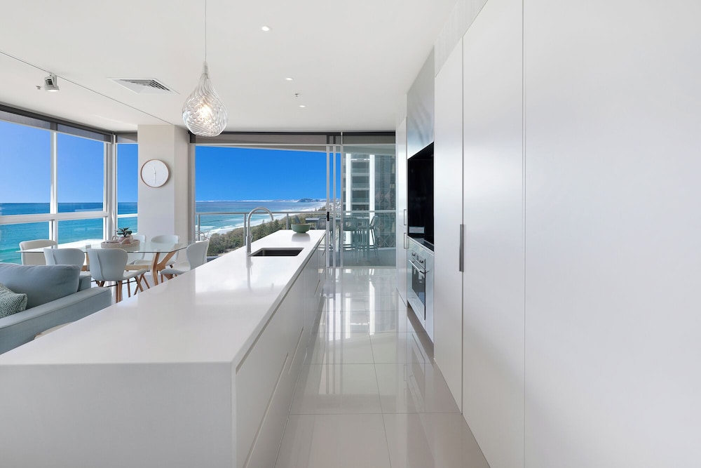 ULTIQA Air on Broadbeach 62/71
