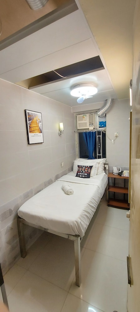 Apple Hostel 10/50