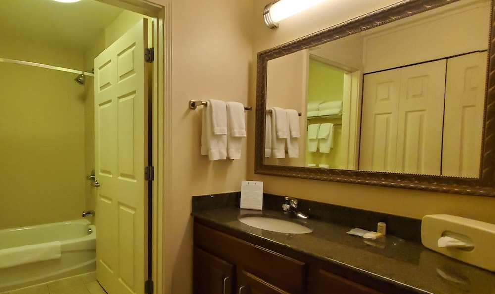 STAYBRIDGE SUITES ROCHESTER - UNIVERSITY 16/78
