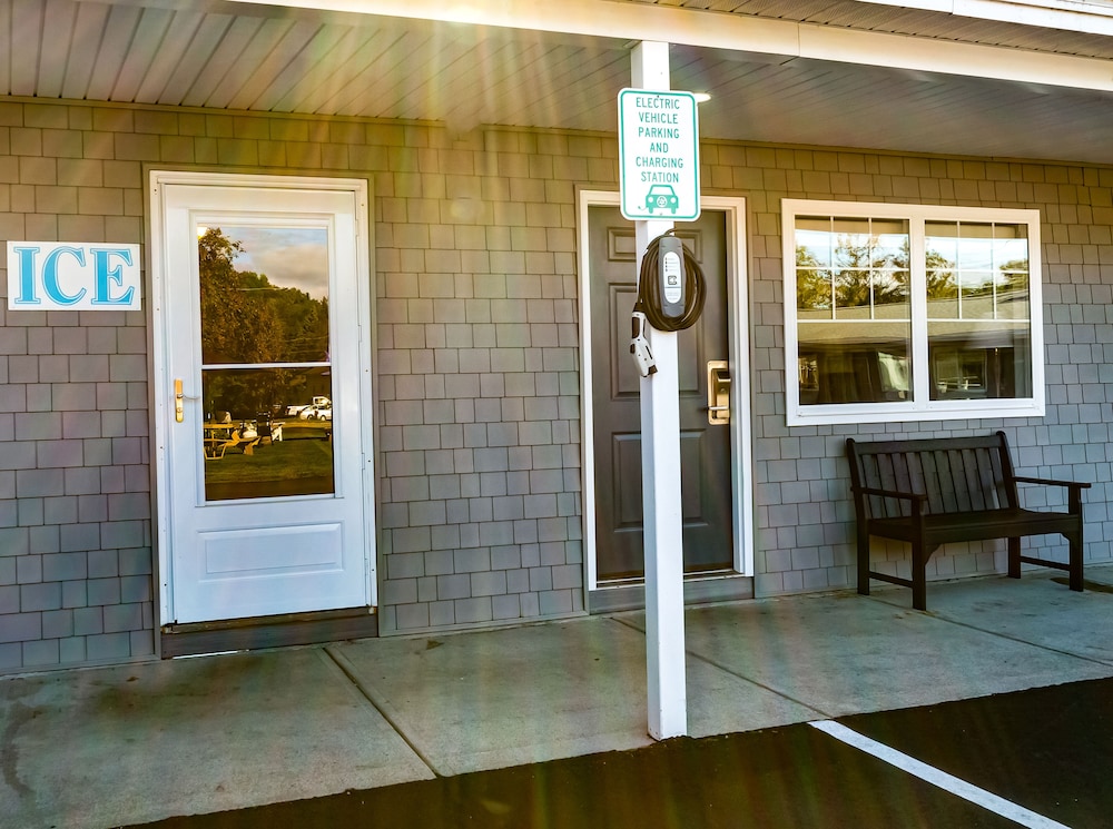 Top Notch Inn 40/69