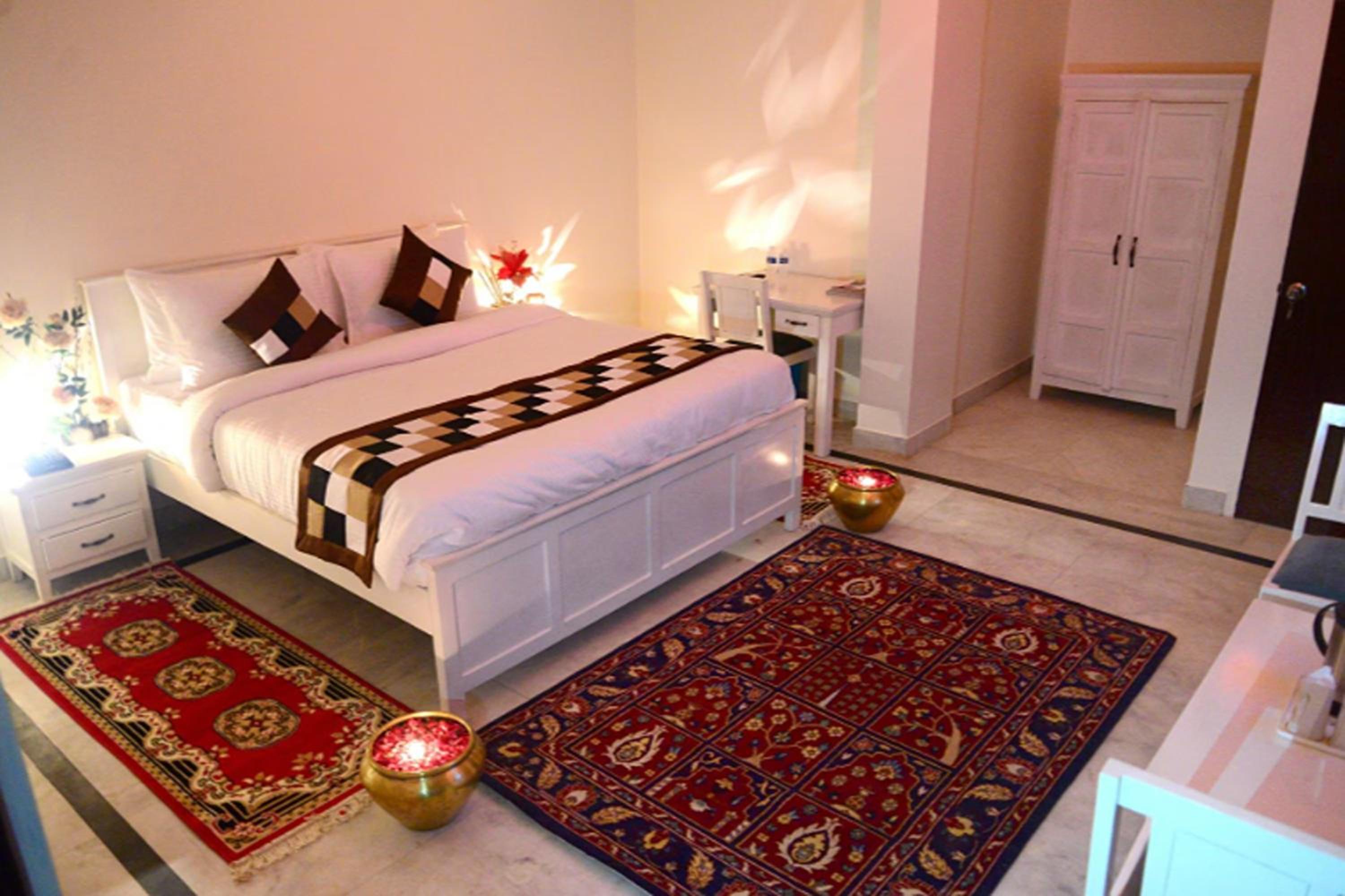 Fabhotel Dior Pink City