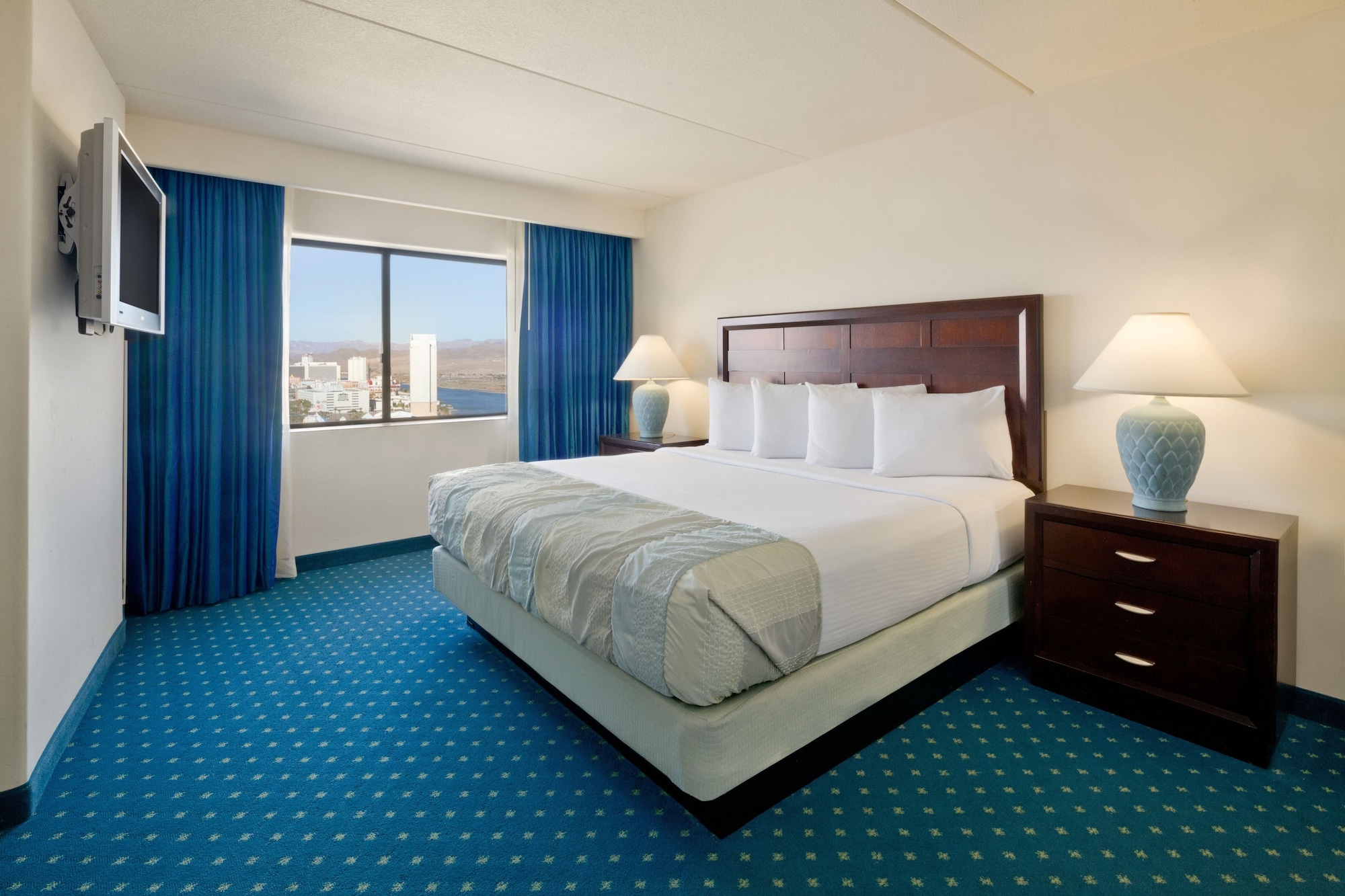 Renovated, Suite, King Bed, with View, North Tower