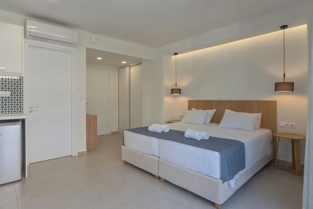 Meltemi Coast Suites 21/68