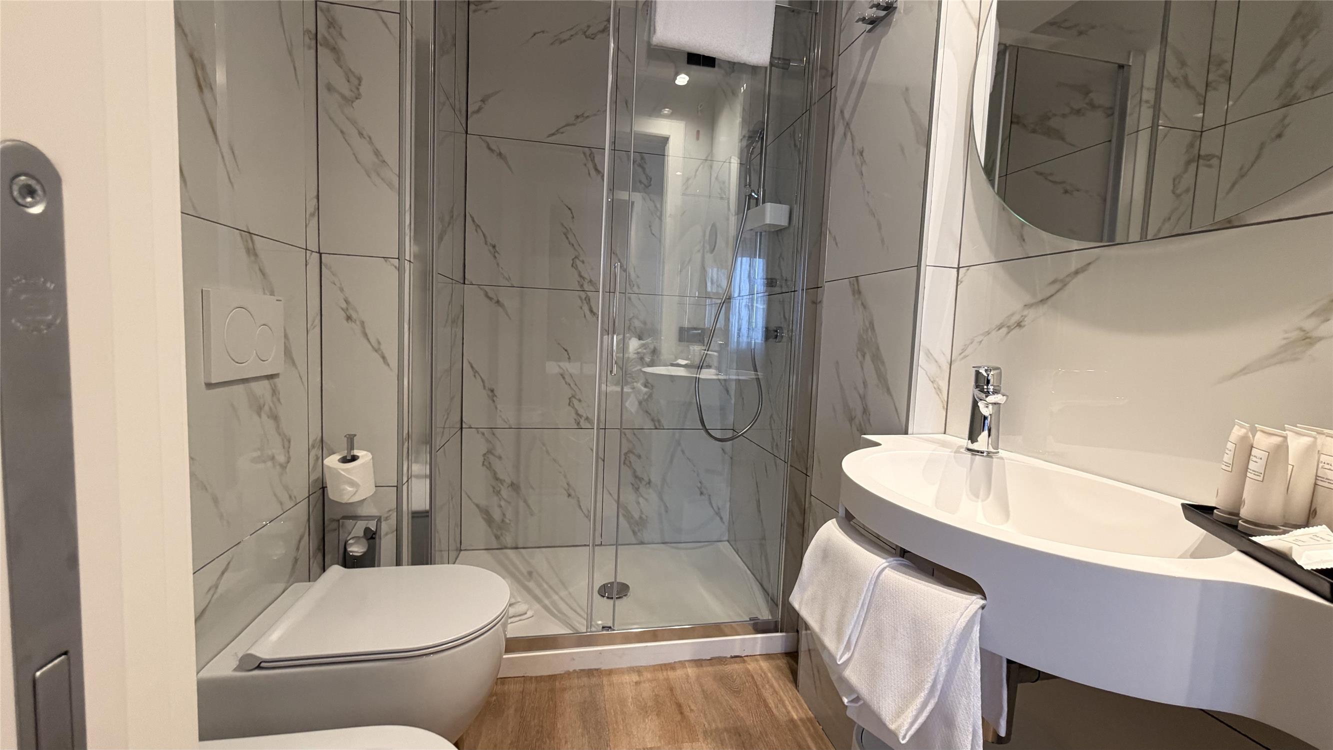 Hotel Astoria, Sure Hotel Collection by Best Western 37/38