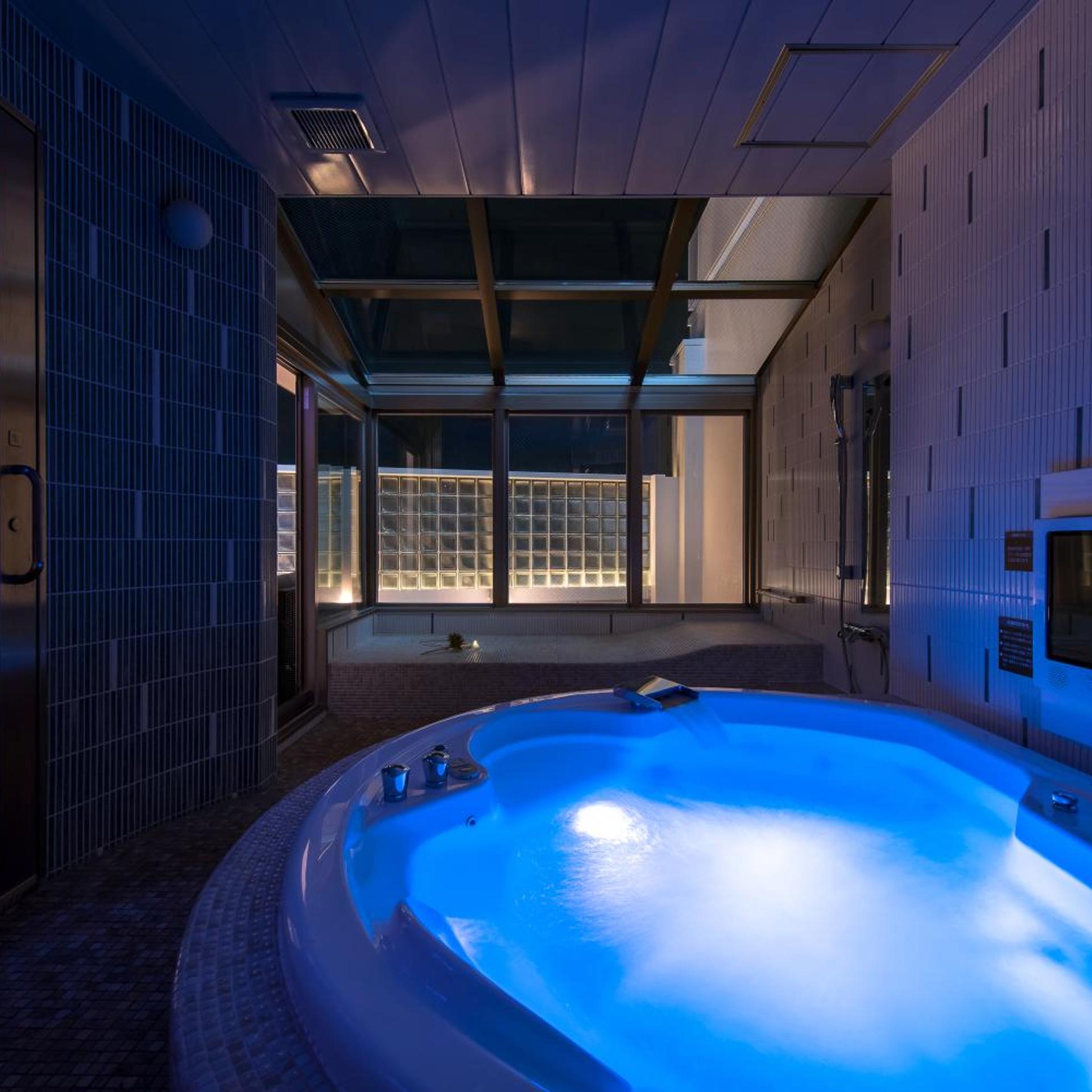 Hotel C. Chiba Shiroi 42/58