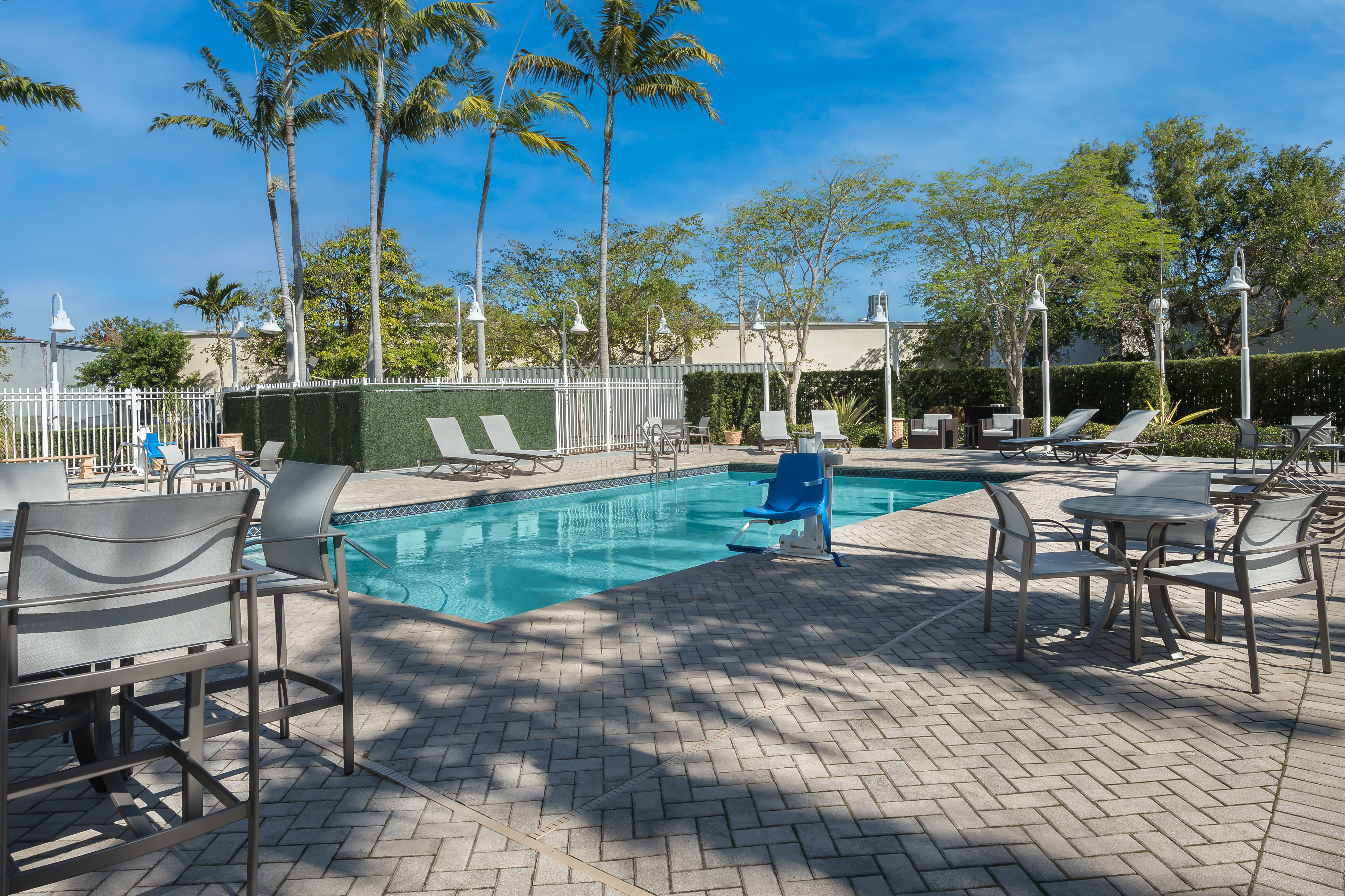 Holiday Inn Express and Suites Kendall 45/77