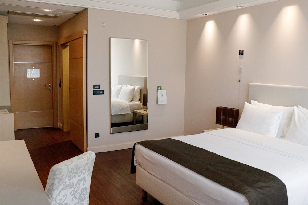 Holiday Inn Belgrade 19/71
