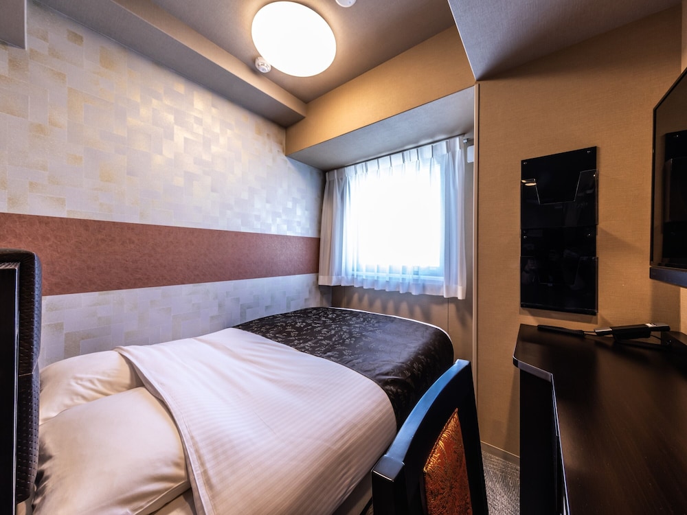 ROOM, DOUBLE BED
