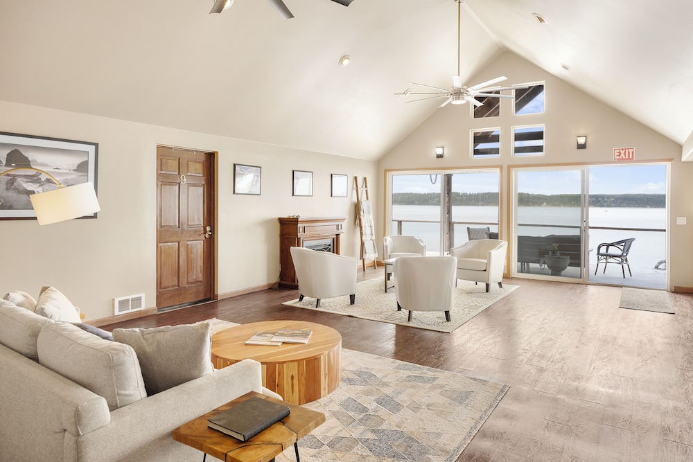 Camano Island Inn 44/67