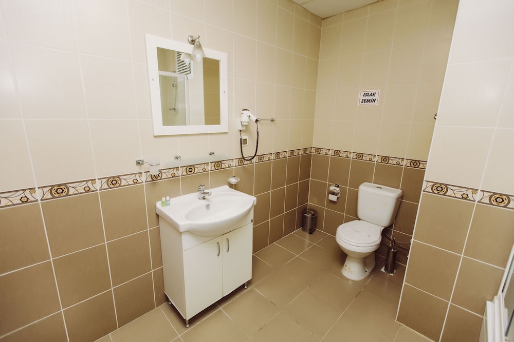 Ozalp Han Hotel 14/16