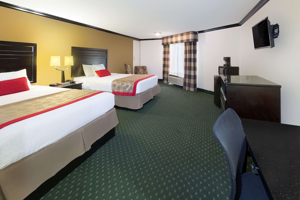 Ramada By Wyndham Ontario 14/31