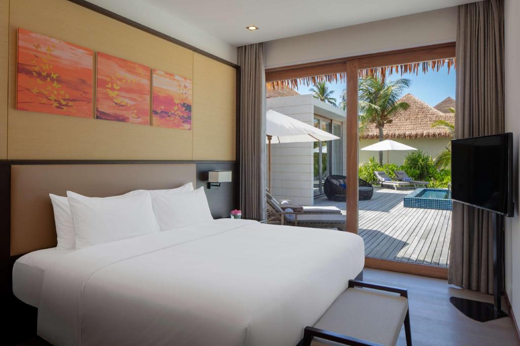 3 Bedrooms, Beach Villa, Sunset, with Pool