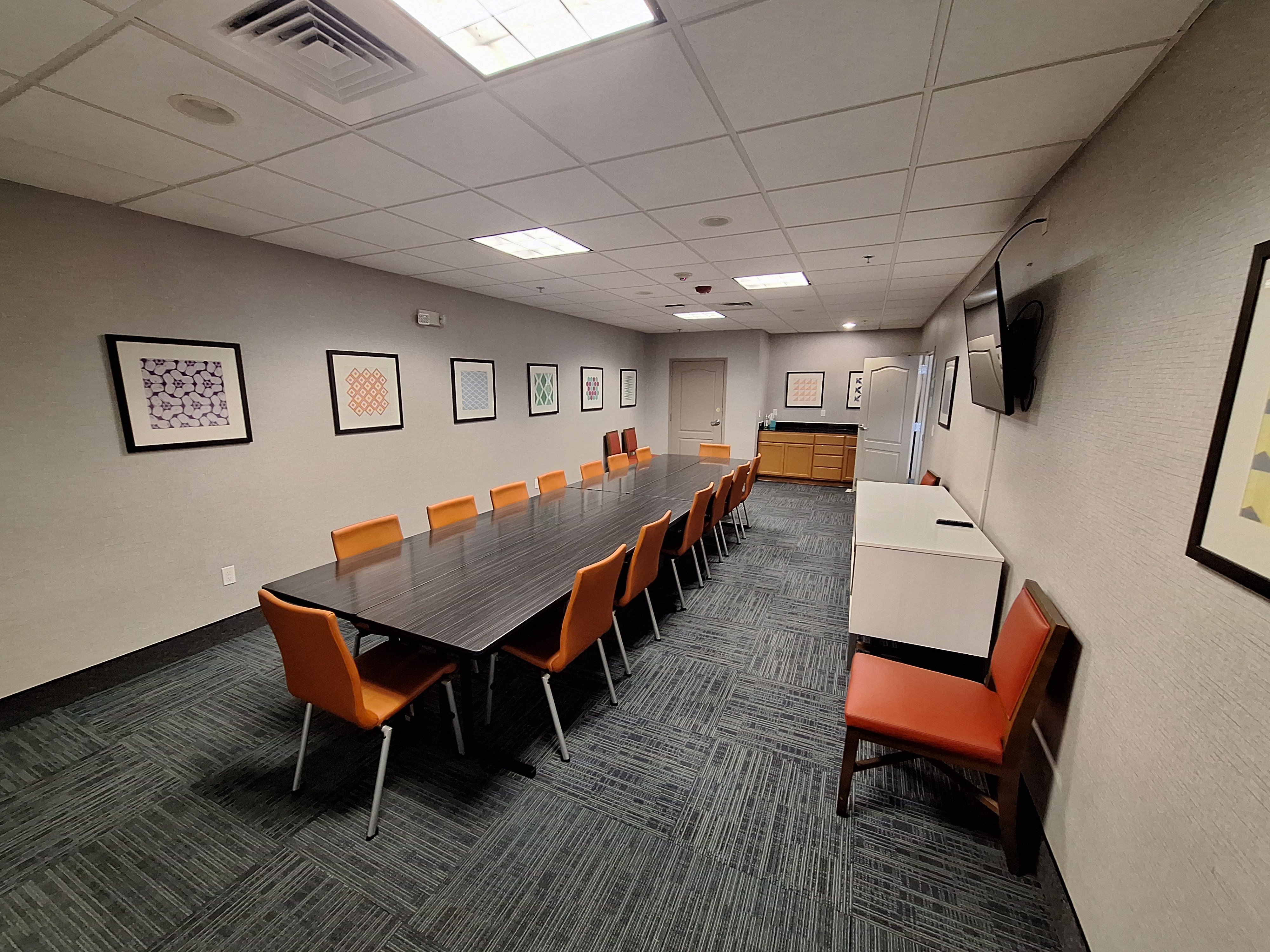 Holiday Inn Express and Suites - Junction City, Kansas 32/35