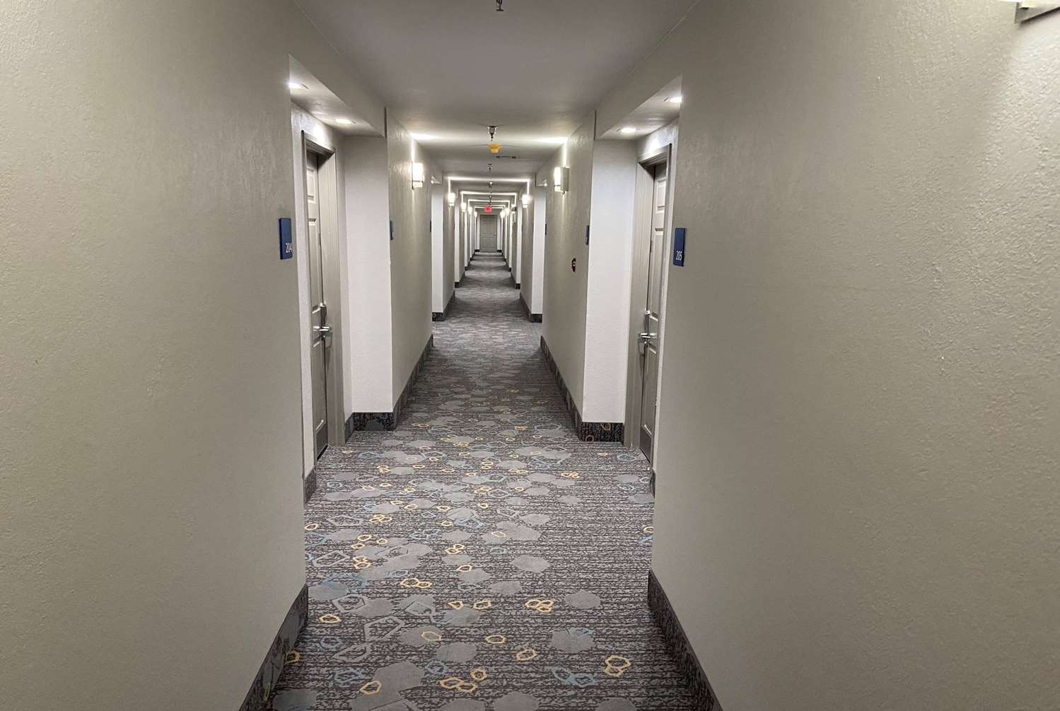Days Inn & Suites by Wyndham Tahlequah 2/13