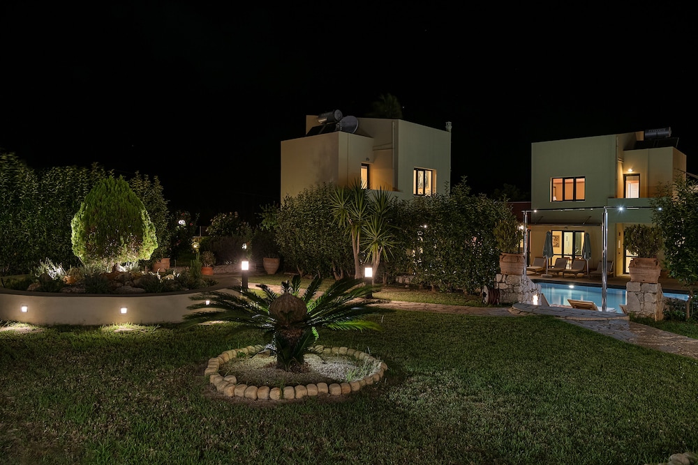 DAPHNIS VILLAS 54/60