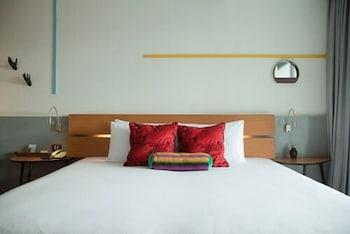 Room, Queen and Twin Beds, Sea View