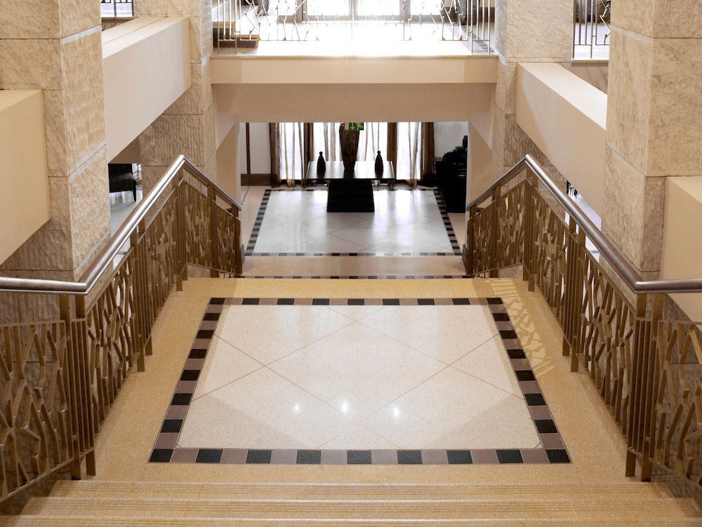 The Federal Palace 45/45