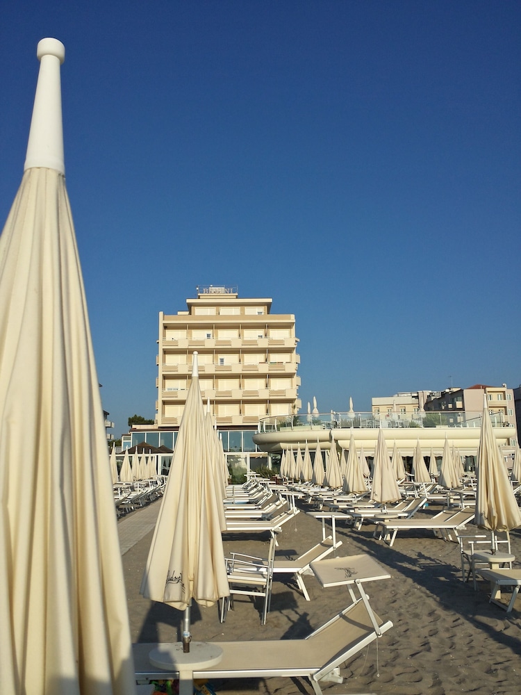 HOTEL BENINI 43/48