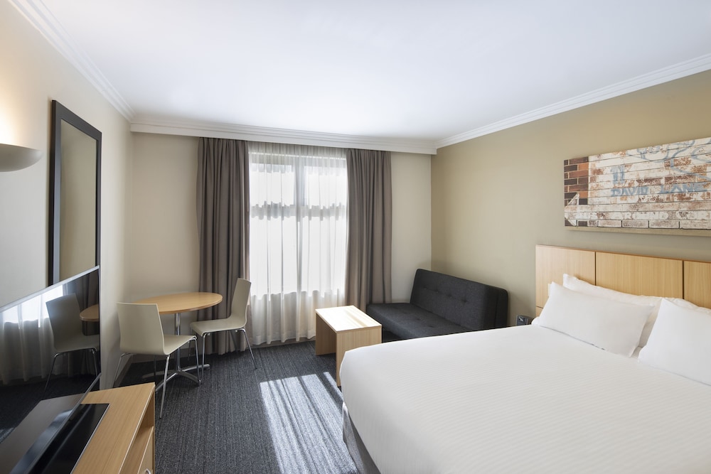 Mercure Newcastle 11/50