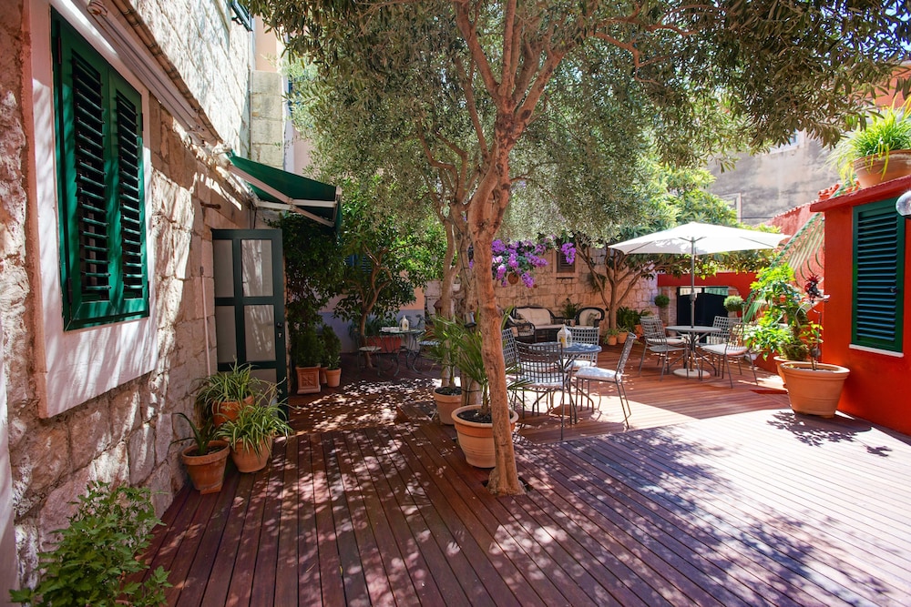 Boutique Guest Accommodation Zephyrus 71/80