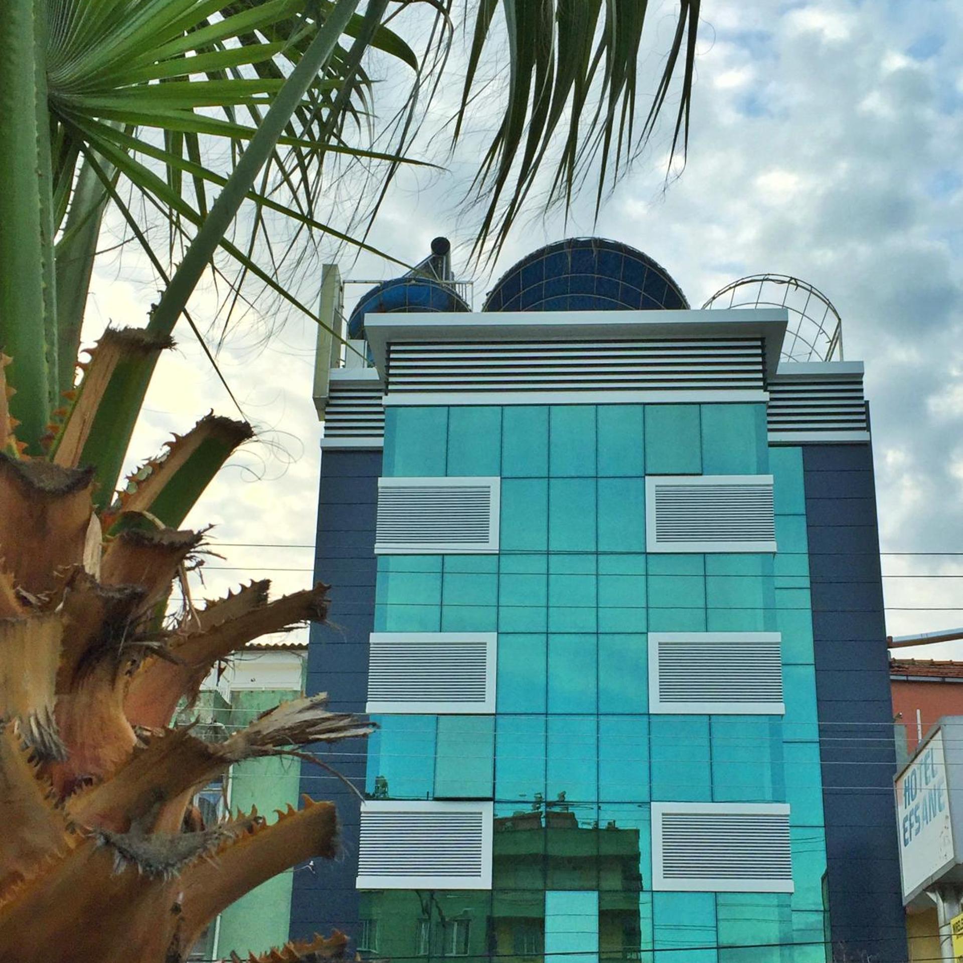 Efsane Hotel 5/48