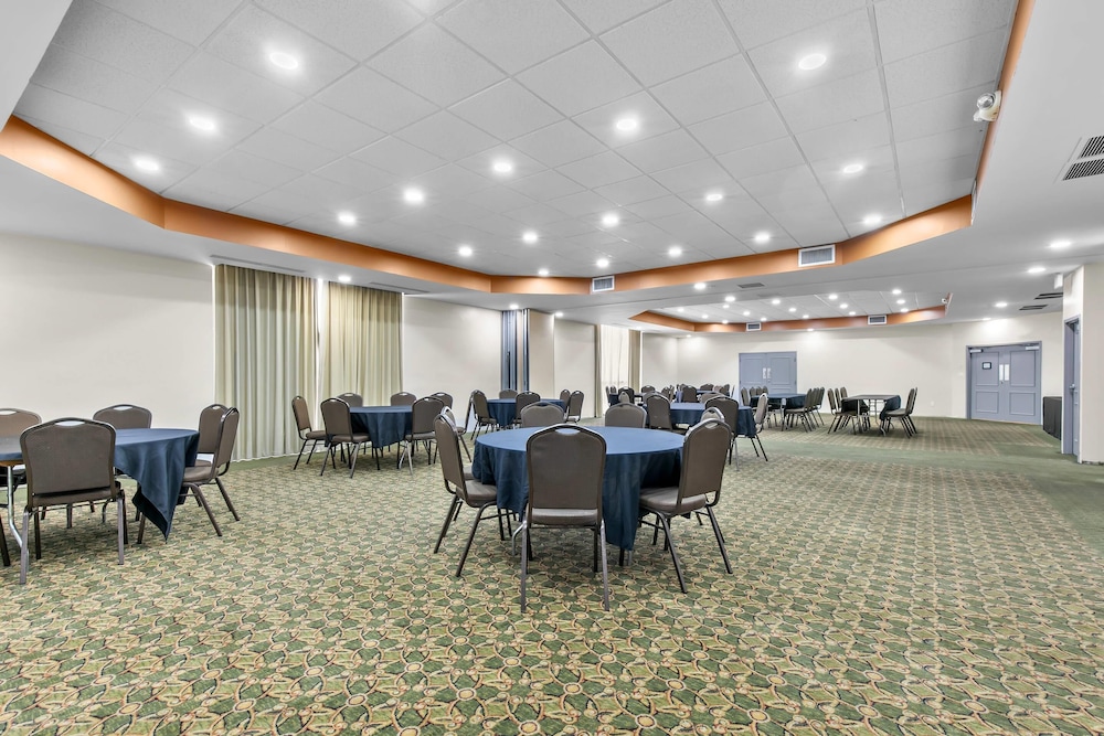 Comfort Inn & Suites Gainesville, GA 57/60