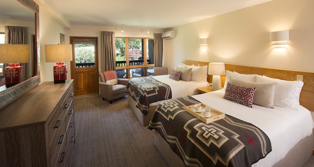 GARDEN, TRADITIONAL, DOUBLE BED
