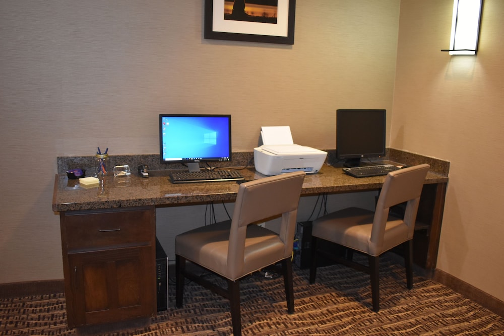 Comfort Inn & Suites Near Lake Guntersville 48/52