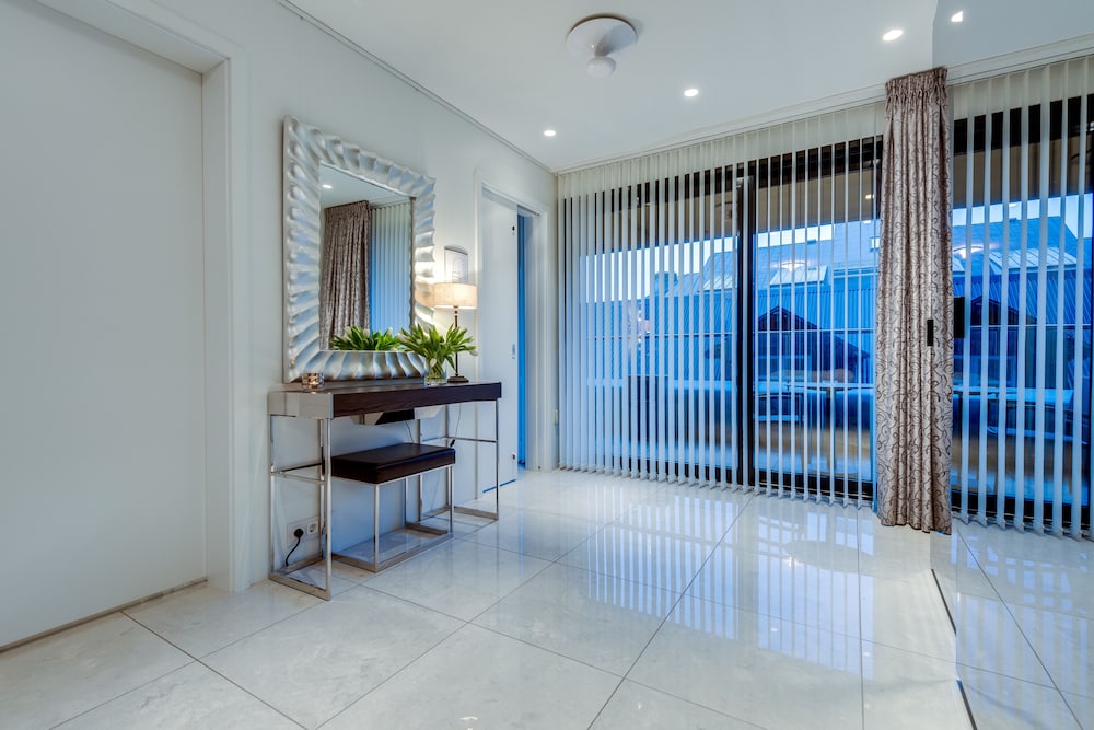 Black Pearl Luxury Apartments 6/67