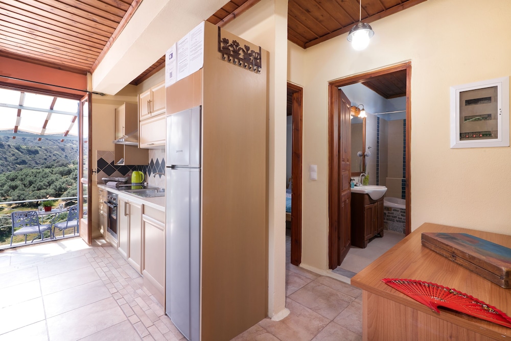 Sarakinas Residences [VR] 50/50