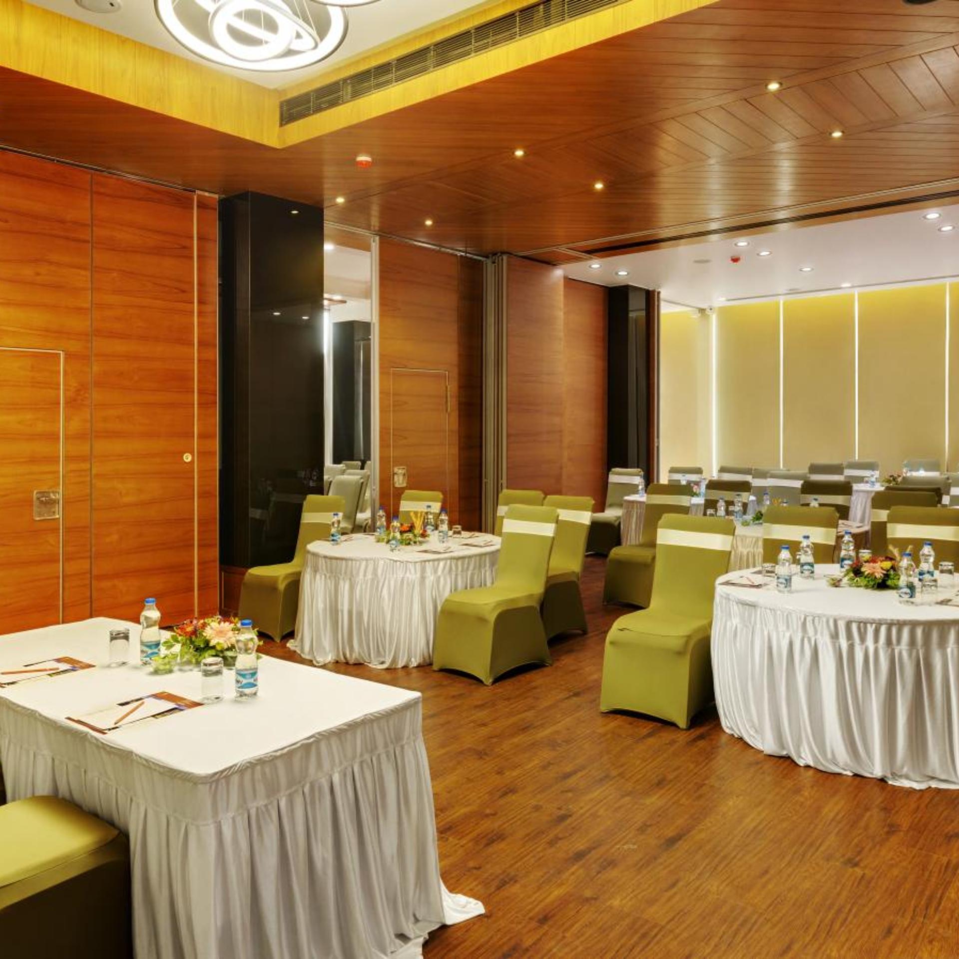 Click Hotel Bhuj 16/18