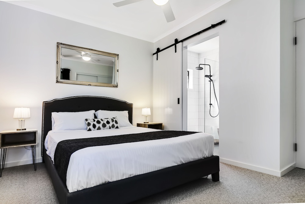 3 Bedrooms, Garden, Premium, Apartment