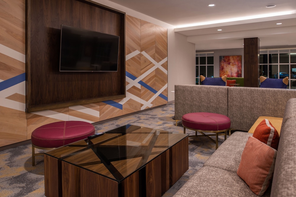 Hilton Garden Inn Kansas City Airport 30/51