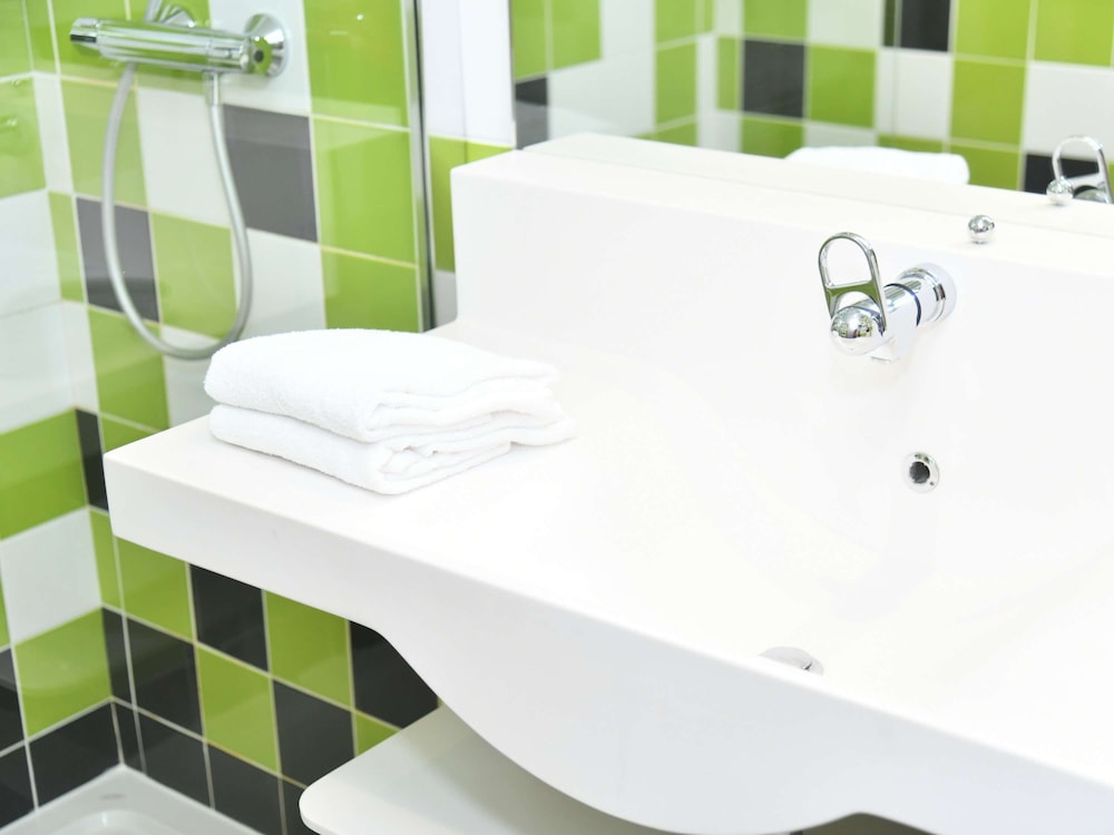 Ibis Styles Avignon Sud 57/64