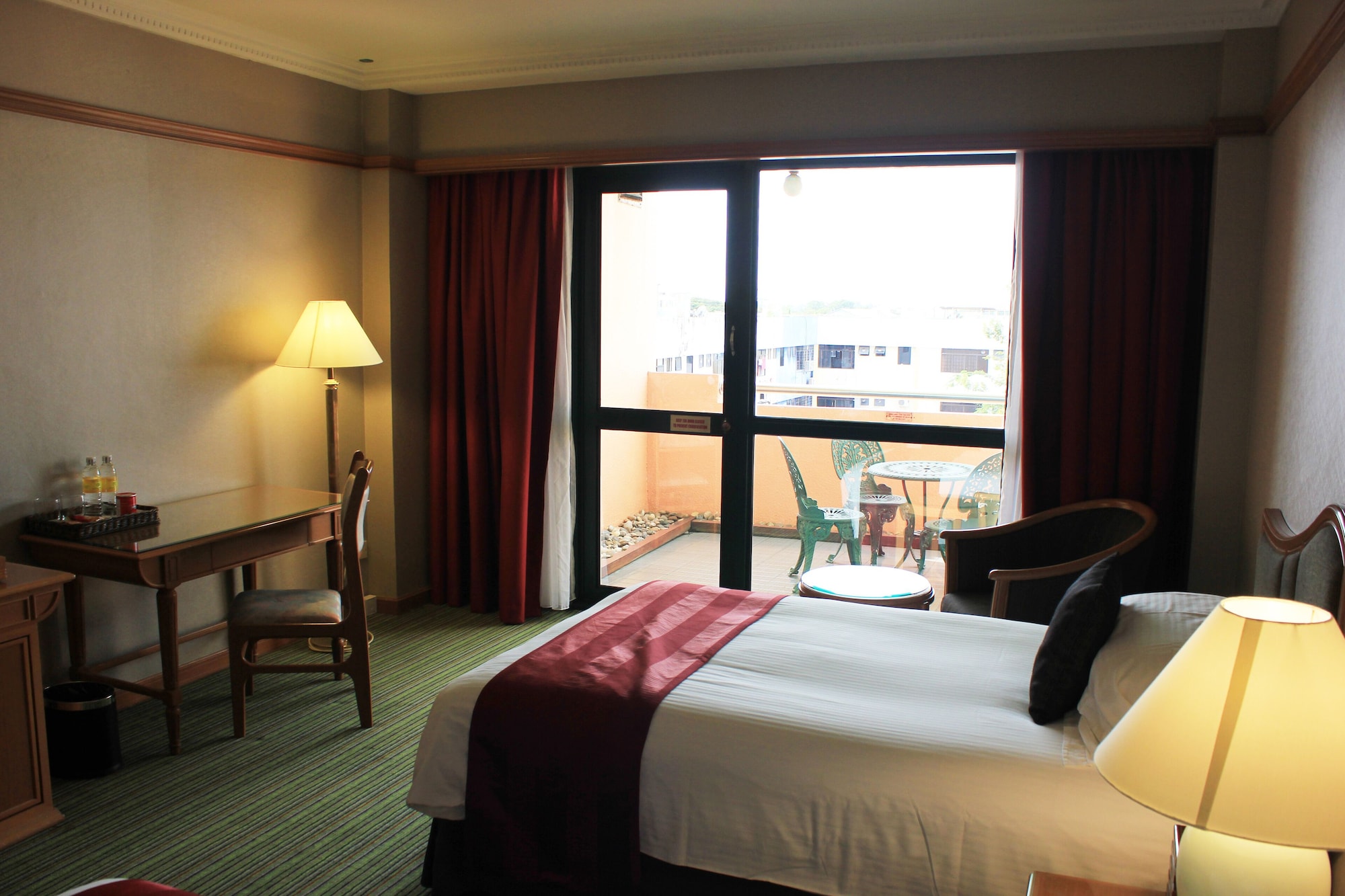 1 Bedroom, Deluxe, King Bed, Grand Palace Hotel 2/3
