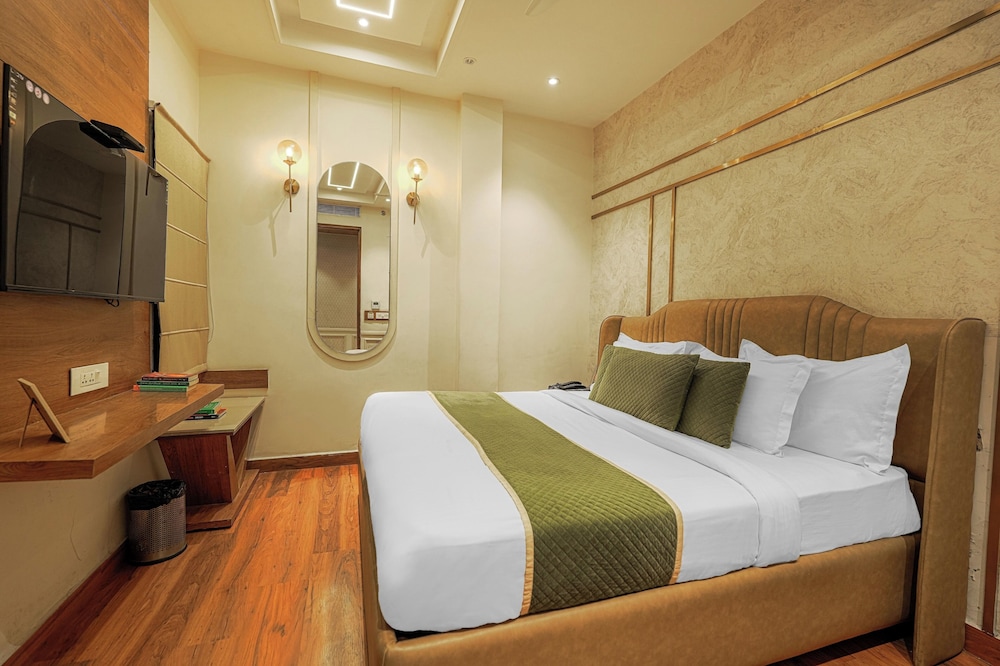 INDUS HOTEL 24/51