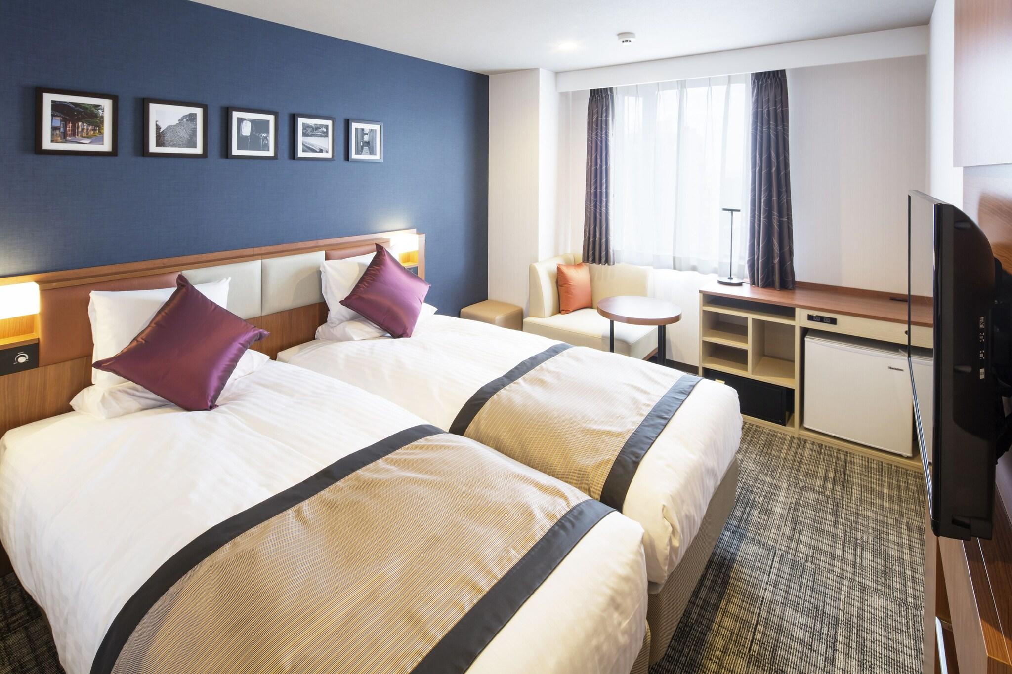 Room, Twin Beds