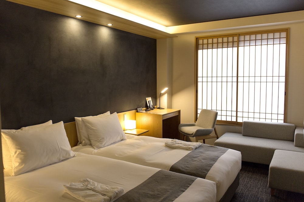 SUPERIOR, KING BED